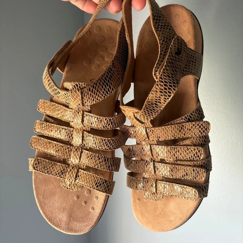 Vionic strappy sandals - Picture 1 of 1